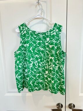J. Crew Sleeveless Green Leaf Print Women's Top scalloped hem and wrap back